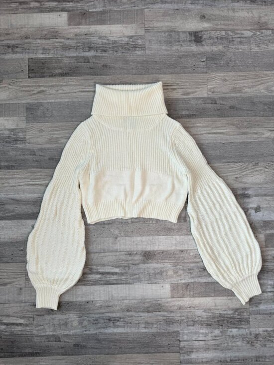 Judith March Sweaters - Judith March ivory cropped balloon sleeve sweater fits like medium K19